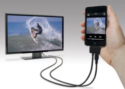 با استفاده از کابل HDMI، می توانیم گوشی هوشمند خود را به تلویزیون متصل کنیم.